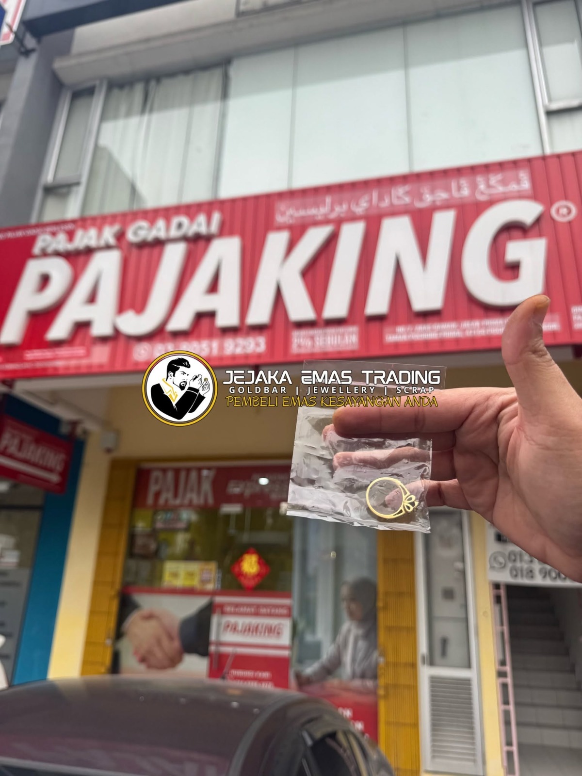 Cincin Emas di Hadapan Kedai Pajak